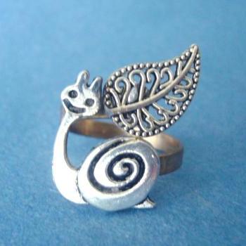  Silver snail ring with a leaf wrap ring